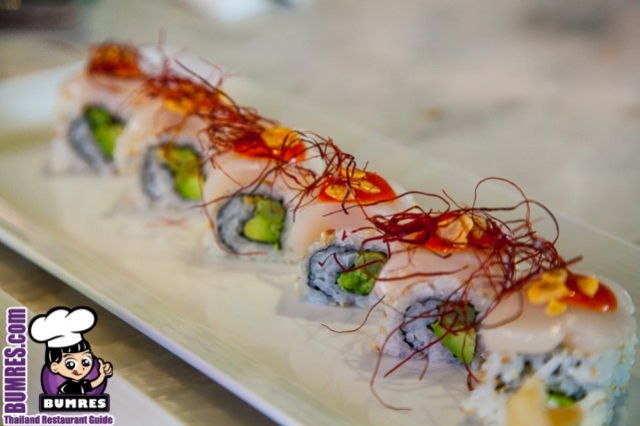 ร้านอาหารญี่ปุ่น Rainbow Roll Sushi