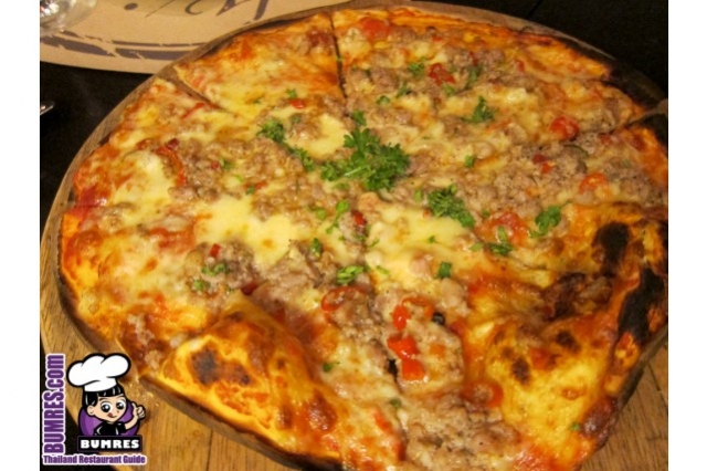 ร้านอาหารอร่อย Wine Connection Deli & Bistro