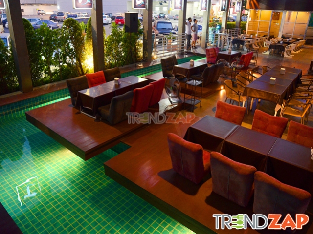 ร้านอาหารไทย The Wave