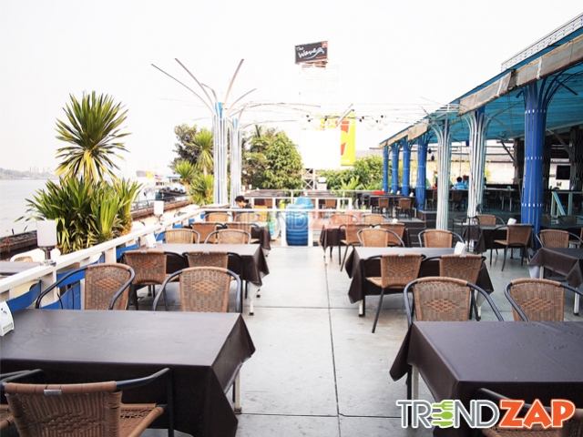ร้านอาหารไทย The Wave
