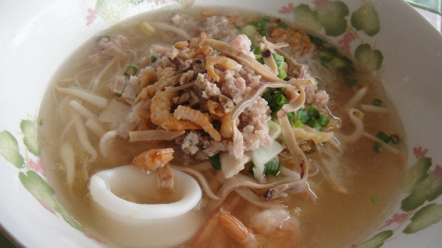 ร้านอาหารพัทยา ก๋วยเตี๋ยวบ้านบึง